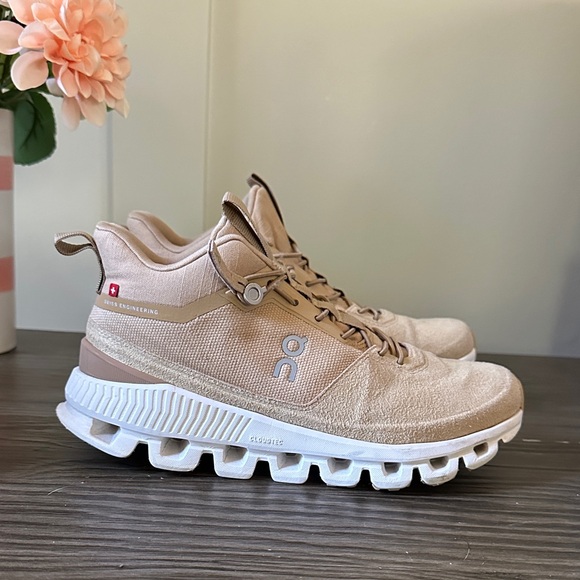 On Running Women's Shoes in Tan and White - Picture 1 of 6